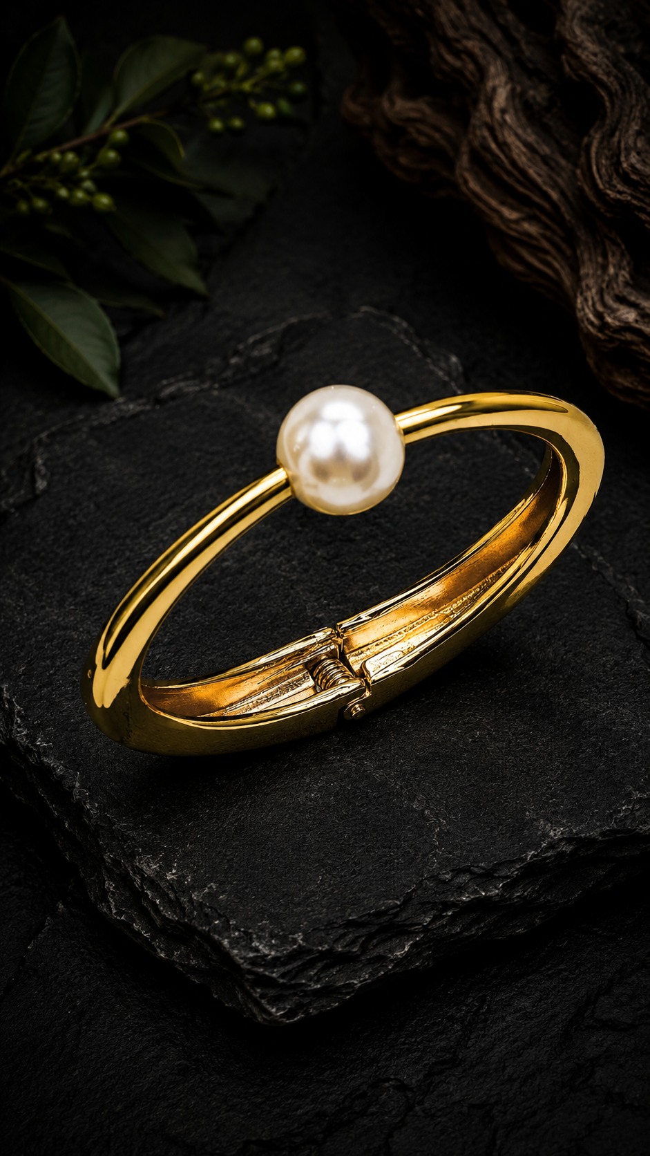 Isla Pearl Bangle