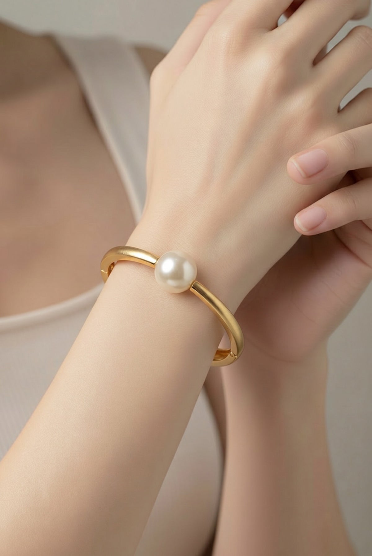 Isla Pearl Bangle